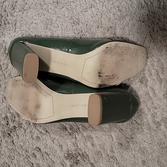 Tahari Patent Leather Olive Green Heel - Picture 6 of 10